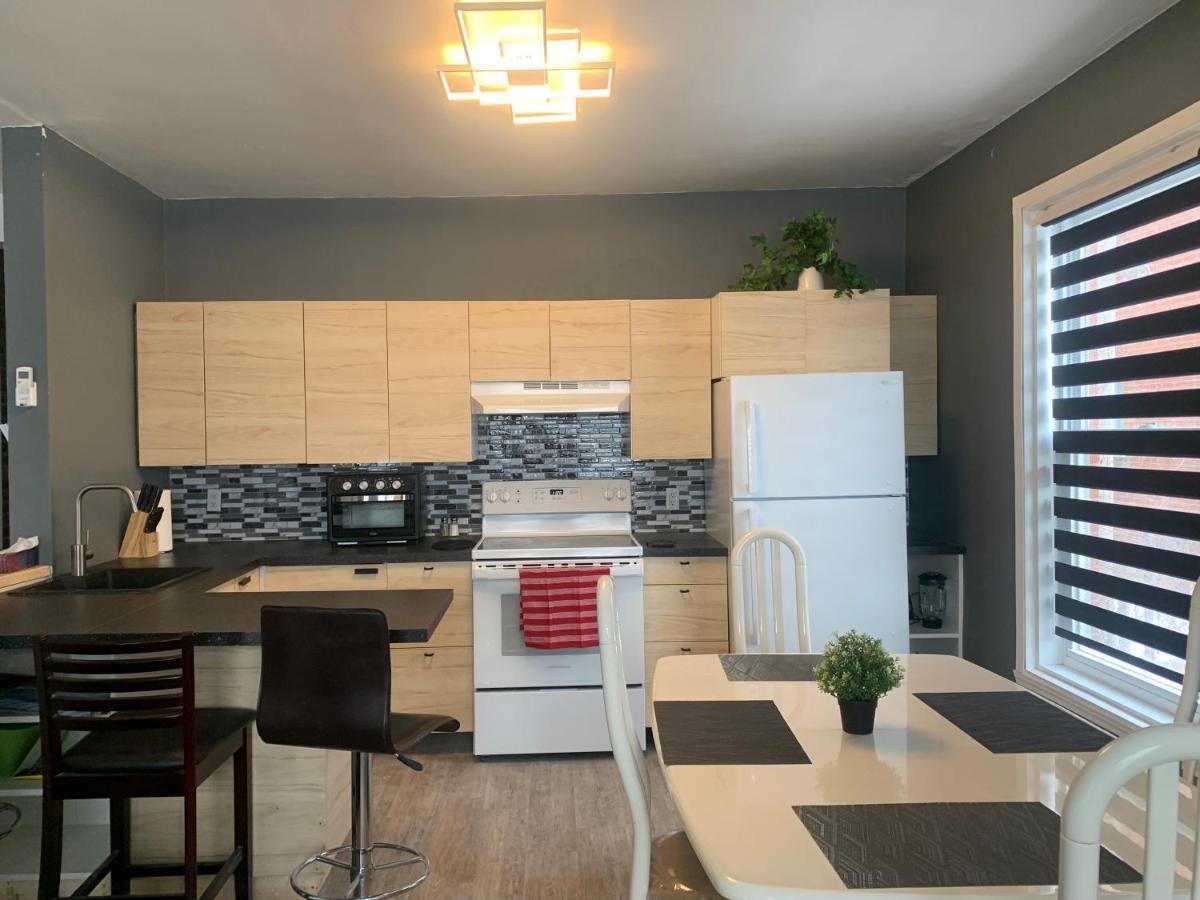 Le 2300 S Appartement Saint-Hyacinthe Buitenkant foto