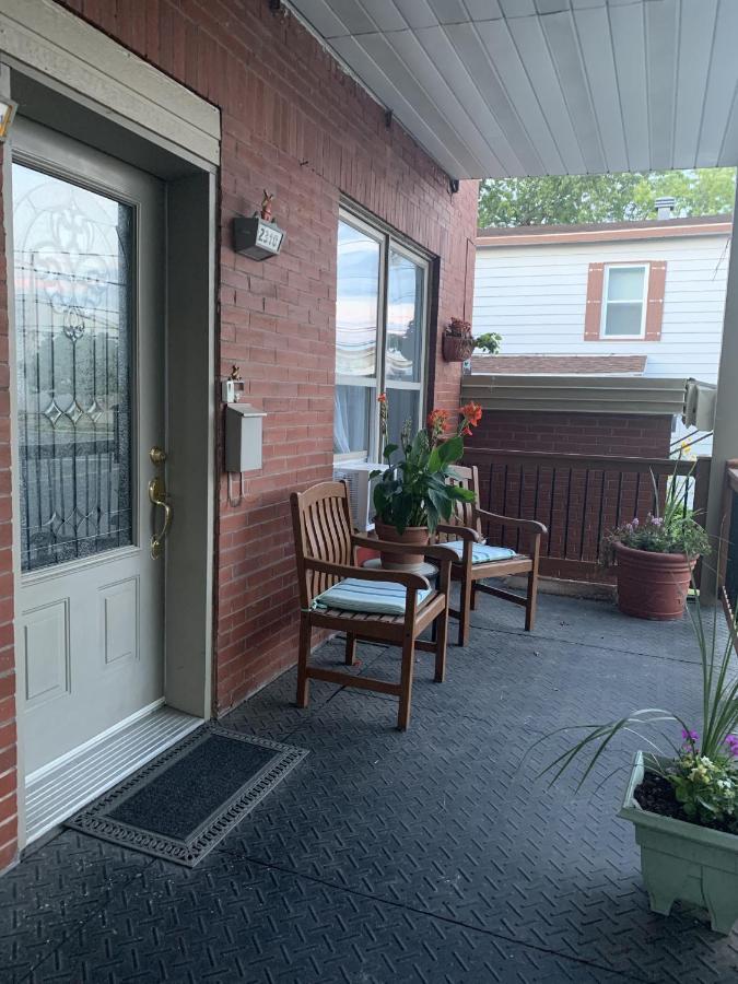 Le 2300 S Appartement Saint-Hyacinthe Buitenkant foto